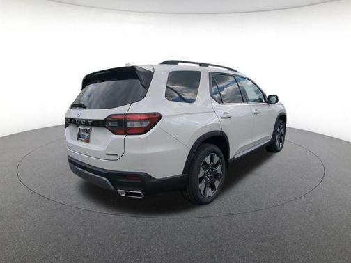 Platinum White 2026 Honda Pilot Touring 8-Passenger