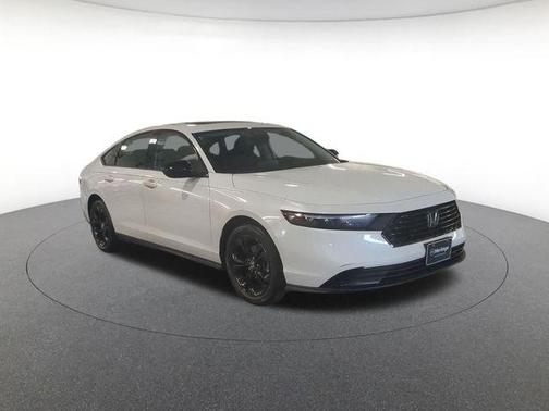 Platinum White Pearl 2025 Honda Accord SE