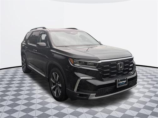 2023 Honda Pilot Touring 8-Passenger