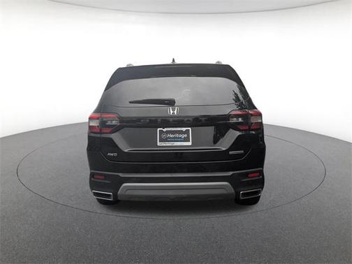 2023 Honda Pilot Touring 8-Passenger