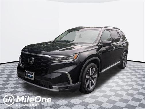 2023 Honda Pilot Touring 8-Passenger