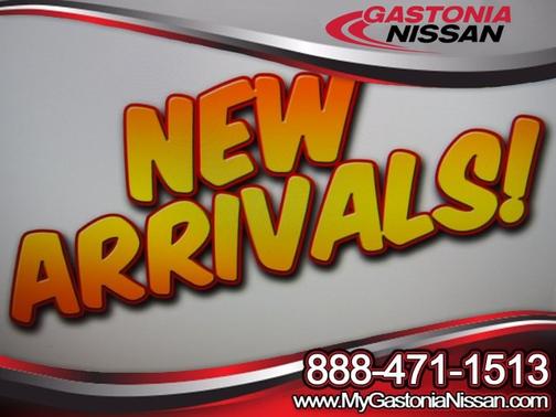 Photo 1 of 3 of 2020 Nissan Pathfinder SL