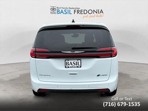 2023 Chrysler Pacifica Hybrid Touring L