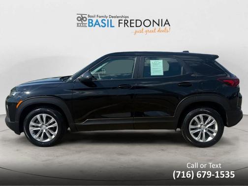 Mosaic Black Metallic 2023 Chevrolet Trailblazer LS