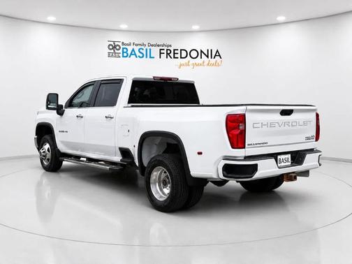 Iridescent Pearl Tricoat 2022 Chevrolet Silverado 3500 High Country