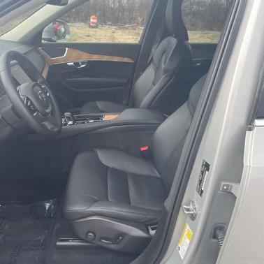 2024 Volvo XC90 B6 Plus Bright Theme 7-Seater