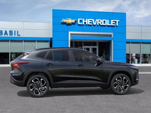 Mosaic Black Metallic 2026 Chevrolet Trax 2RS