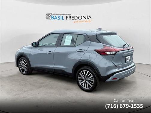 2022 Nissan Kicks SV