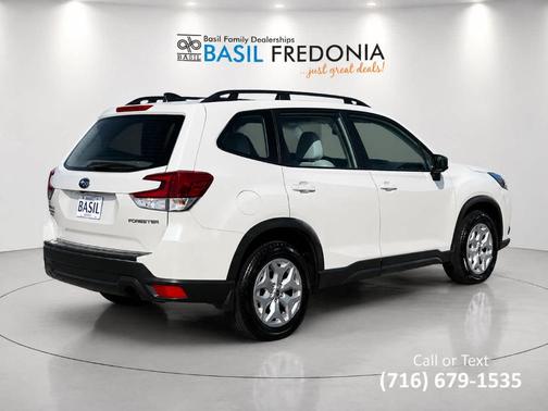 Crystal White Pearl 2024 Subaru Forester