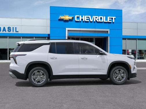 Summit White 2026 Chevrolet Traverse LT