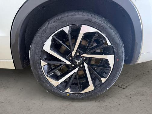 2024 Mitsubishi Outlander SEL