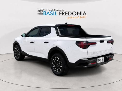 Ice White 2022 Hyundai SANTA CRUZ 2.5L SE
