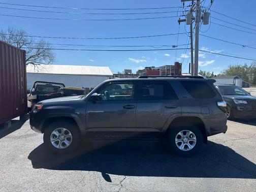 Magnetic Gray Metallic 2020 Toyota 4Runner SR5