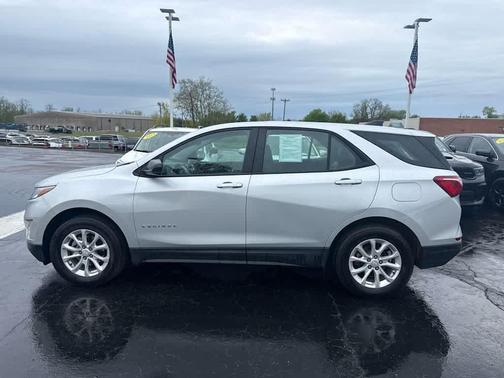Silver Ice Metallic 2021 Chevrolet Equinox LS