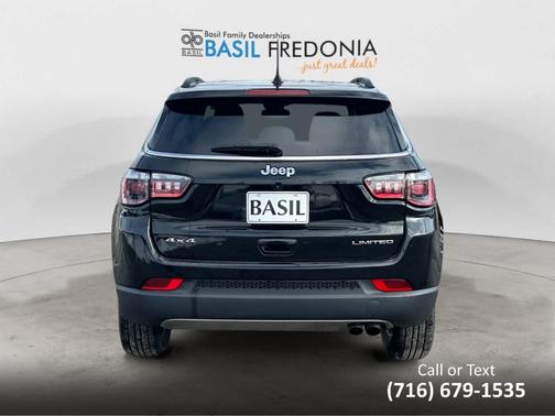 Diamond Black 2022 Jeep Compass Limited