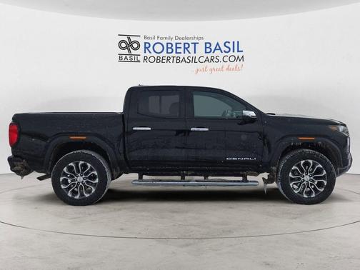 2024 GMC Canyon Denali