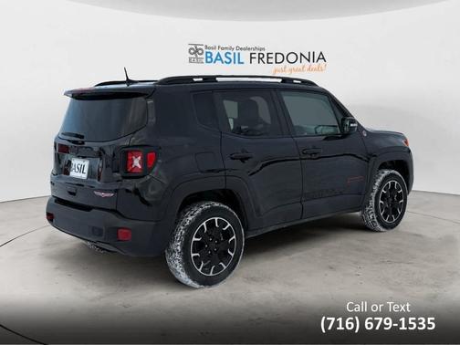 2023 Jeep Renegade Trailhawk