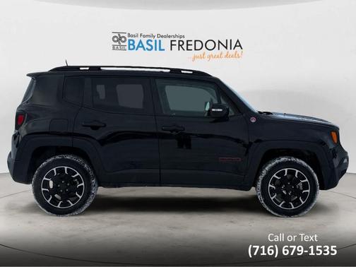 2023 Jeep Renegade Trailhawk