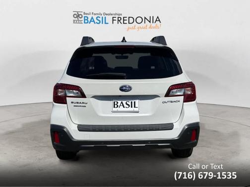 Crystal White Pearl 2018 Subaru Outback 2.5i Limited