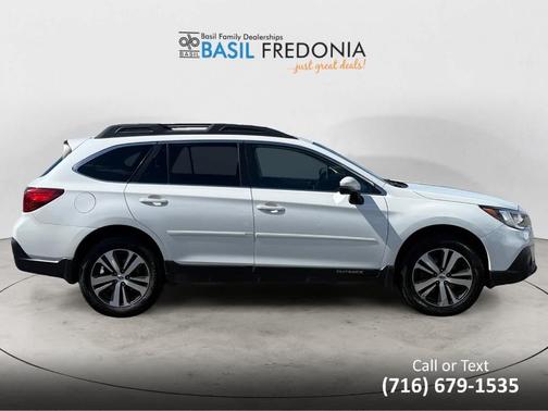 Crystal White Pearl 2018 Subaru Outback 2.5i Limited