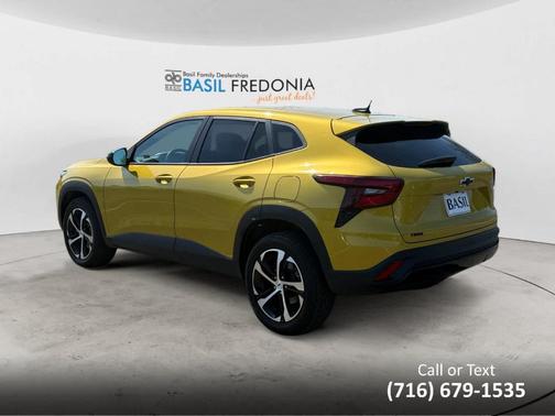 Nitro Yellow 2024 Chevrolet Trax 1RS