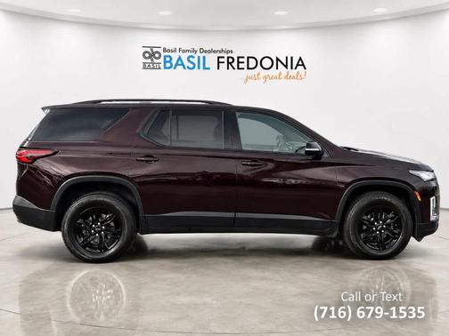 Black Cherry Metallic 2023 Chevrolet Traverse LT Cloth
