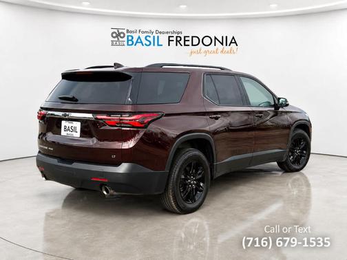 Black Cherry Metallic 2023 Chevrolet Traverse LT Cloth
