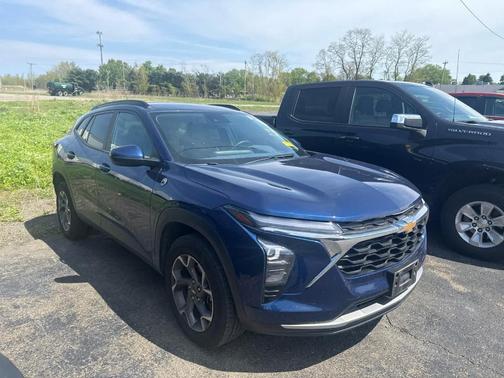 Blue Glow Metallic 2024 Chevrolet Trax LT