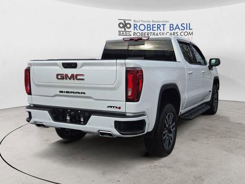 2025 GMC Sierra 1500 AT4