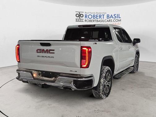 2024 GMC Sierra 1500 SLE