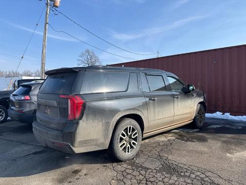 2021 GMC Yukon XL AT4