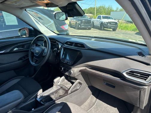 Mosaic Black Metallic 2023 Chevrolet Trailblazer LT