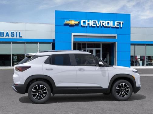 Summit White 2026 Chevrolet Trailblazer LT