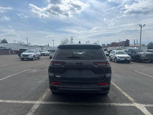 Metallic 2024 Jeep Grand Cherokee L Summit