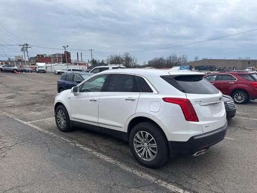 Crystal White Tri-Coat 2019 Cadillac XT5 Luxury
