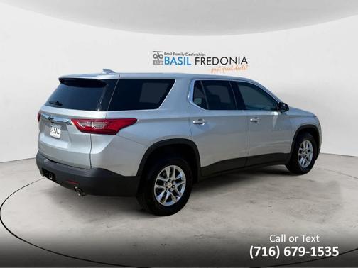 Silver Ice Metallic 2020 Chevrolet Traverse LS
