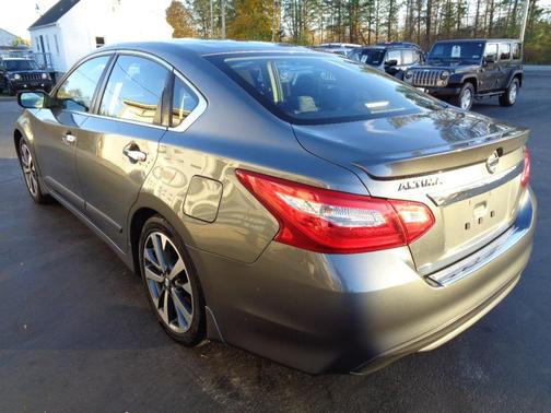 2016 Nissan Altima 2.5 SR