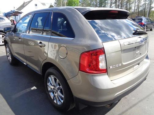 Gold 2014 Ford Edge Limited