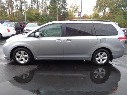 2014 Toyota Sienna LE