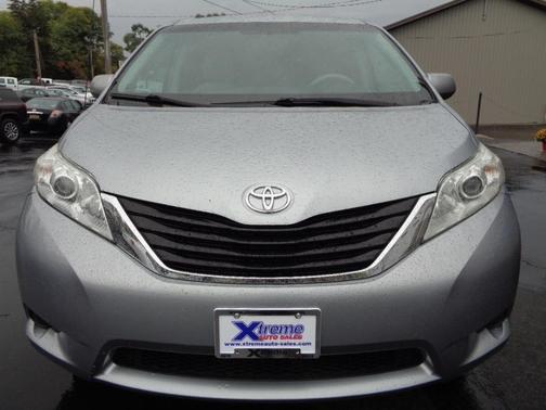2014 Toyota Sienna LE