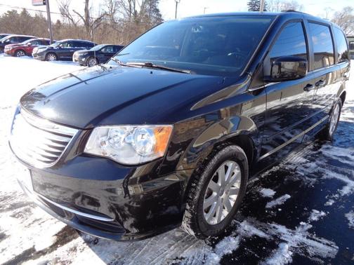 2016 Chrysler Town & Country LX