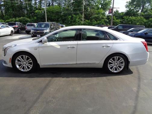 Pearl White 2018 Cadillac XTS Luxury