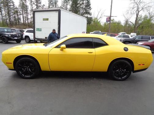 Yellow 2018 Dodge Challenger R/T