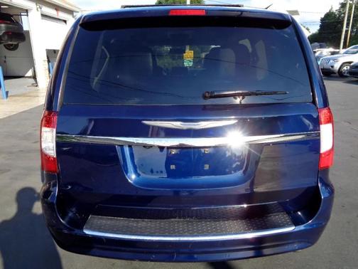 2015 Chrysler Town & Country Touring-L