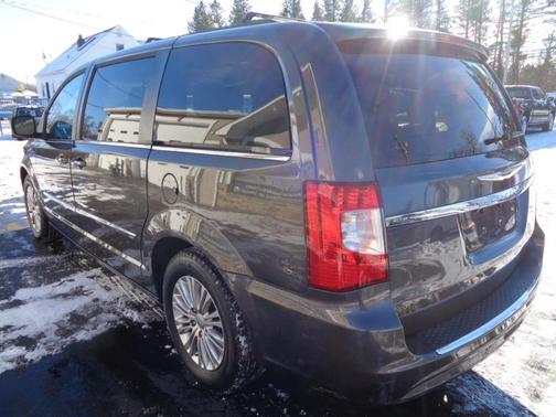 2015 Chrysler Town & Country Touring-L