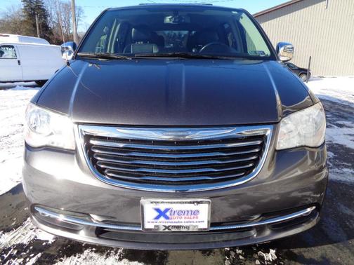 2015 Chrysler Town & Country Touring-L