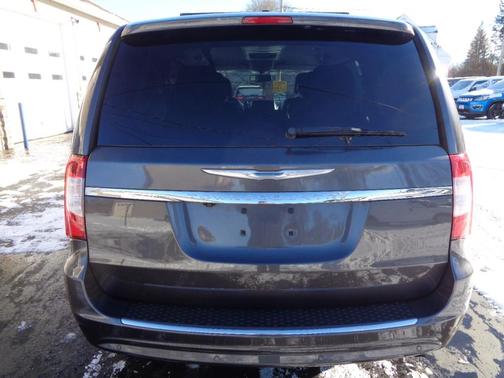2015 Chrysler Town & Country Touring-L