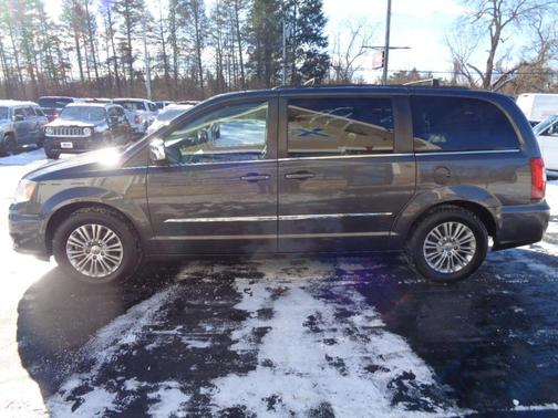 2015 Chrysler Town & Country Touring-L