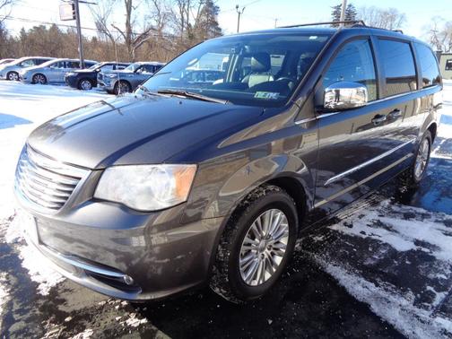 2015 Chrysler Town & Country Touring-L