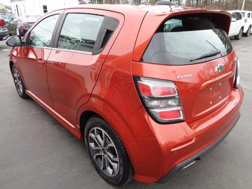 2020 Chevrolet Sonic 5dr HB LT w/1SD